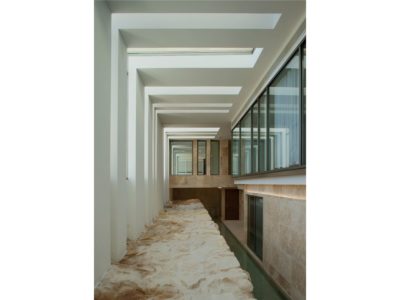 02_View-of-the-new-Phoenicia-Spa_retained-historic-wall-and-suspended-treatment-rooms_Photo-Credits-Julian-Vassallo