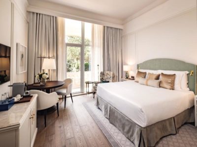 CorinthiaPalace_TypicalGuestroom_completed_01