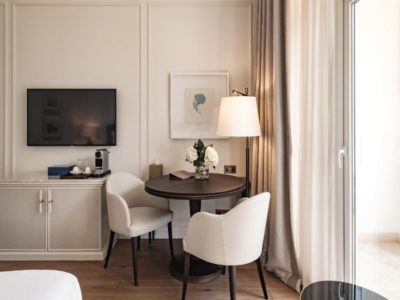 CorinthiaPalace_TypicalGuestroom_completed_02